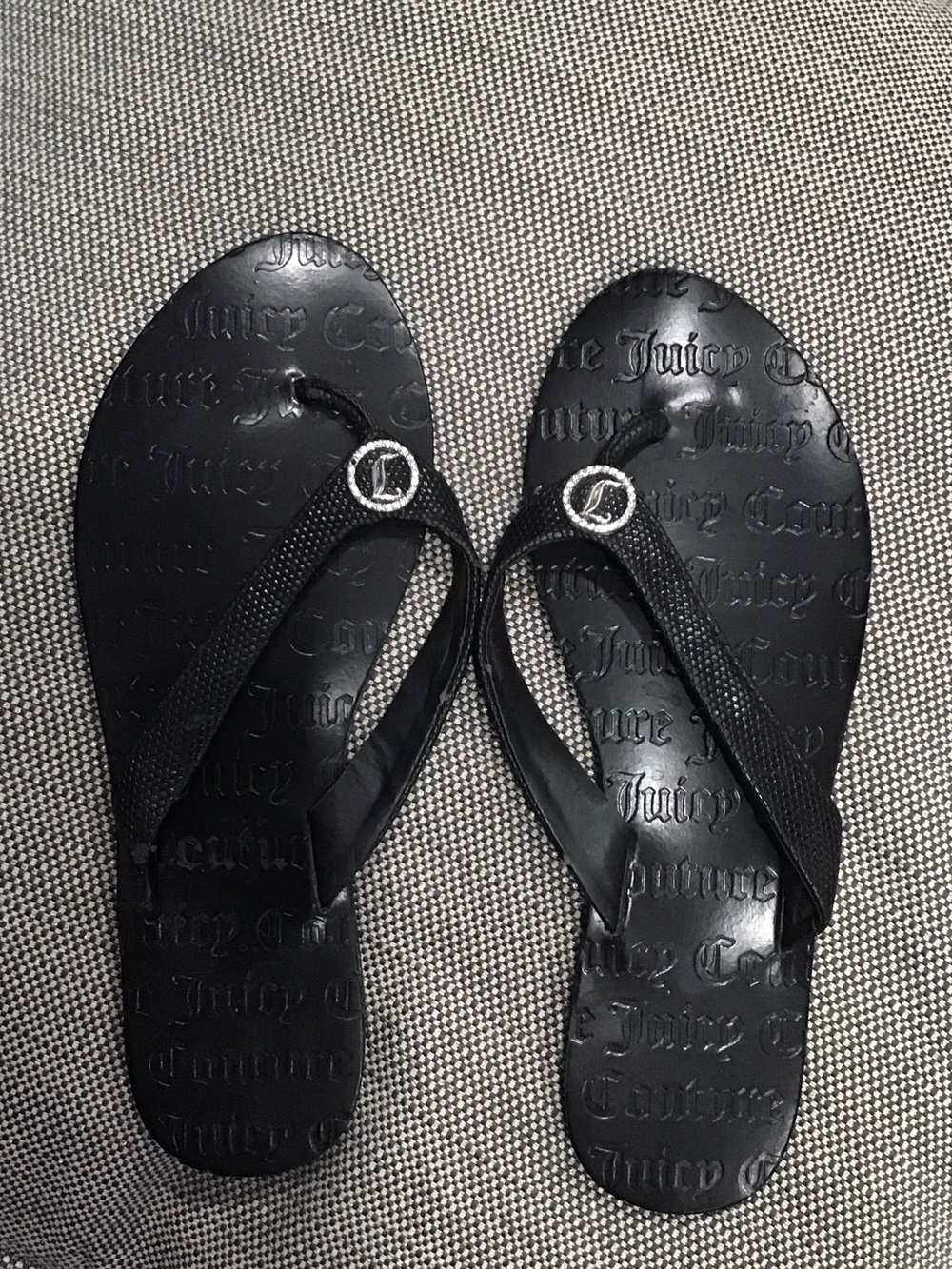 Juicy Couture Black Logo-Embossed Thong Sandals